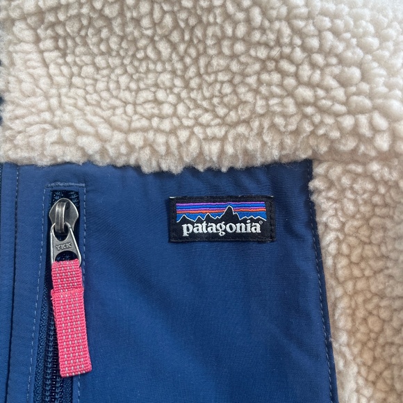 Girl’s Patagonia Jacket - Picture 2 of 4